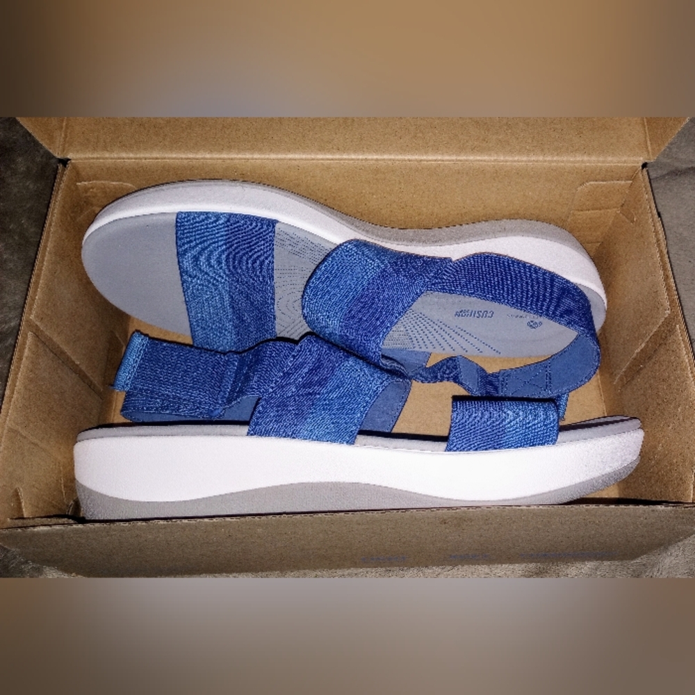 Clarks Two-toned Blue Sandals W/ Cushioned Foot bed; New Without Tags; 7 Wide